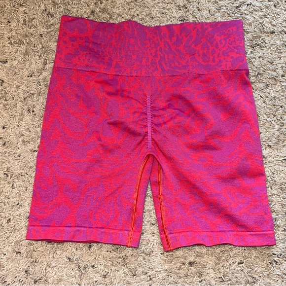 Gymshark Adapt Safari Shorts - Picture 2 of 5